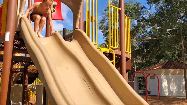 David on Patch Reef Park Playground!!! Давид на горках в Пэтч Риф Парке!!! смотреть онлайн