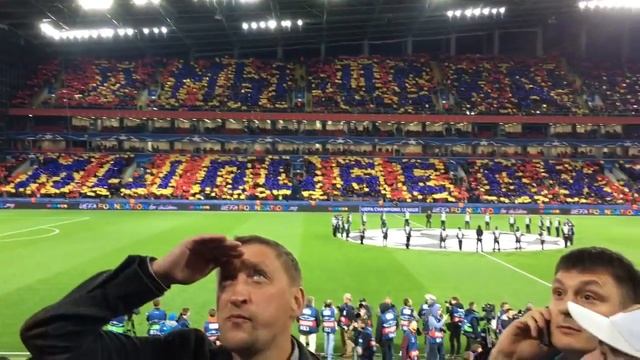 Перфоманс фанатов ЦСКА перед матчем с Манчестер Юнайтед в Лиге Чемпионов смотреть онлайн