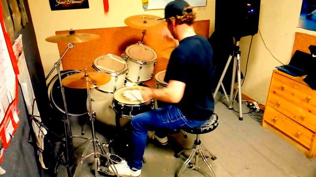 DrumFillSunday 10 :))Fill 2-4,2-4,2-2 Single Strokes 32th смотреть онлайн