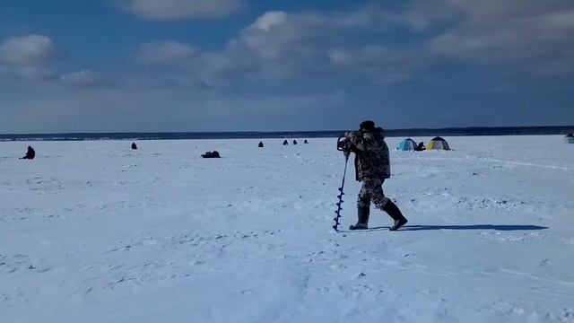 Б.Куяш. 25.03.2018. Тестируем ледобур Виктора Метлева смотреть онлайн