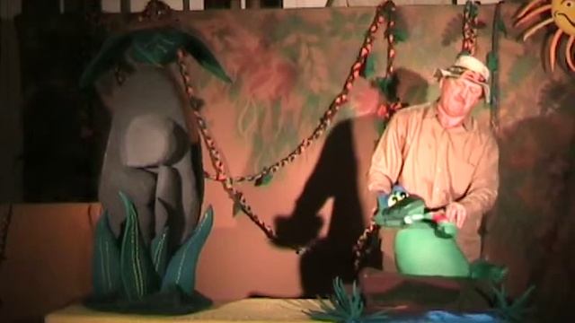 Любопытный слонёнок смотреть онлайн