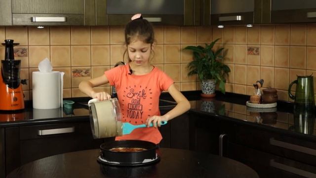 Бисквитный пирог с яблочным вареньем смотреть онлайн