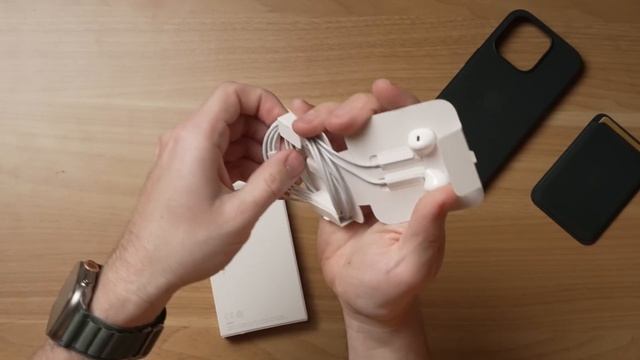 iPhone 15 ALL NEW Accessories! (FineWoven Case, Wallet & MORE!) смотреть онлайн