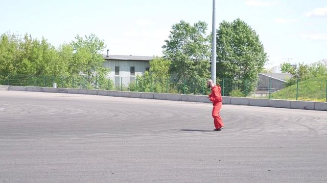 Омар тестирует трассу | Омар в Большом городе #shorts смотреть онлайн