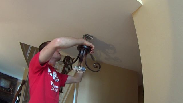 Пошаговая Инструкция по Замене Люстры. Урок для Начинающих. смотреть онлайн