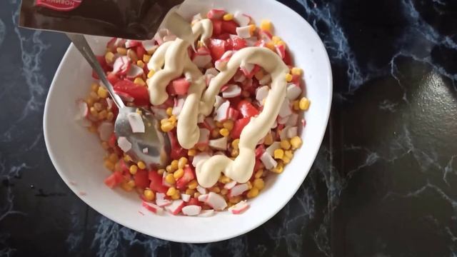 Салат из крабовых палочек | Салат с чипсами | Рецепт салата