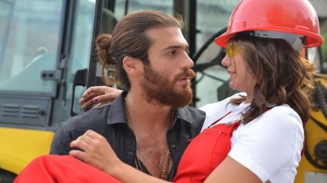 Can Yaman's father, Güven Yaman, criticized Demet Özdemir very harshly. смотреть онлайн