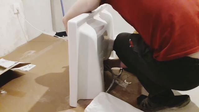 УСТАНОВКА ПОДВЕСНОЙ ТУМБЫ с раковиной СВОИМИ РУКАМИ на УРА!!! смотреть онлайн