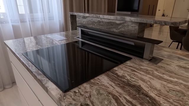 Теплый подоконник и скрытая вытяжка. Красивый и функциональный интерьер. смотреть онлайн