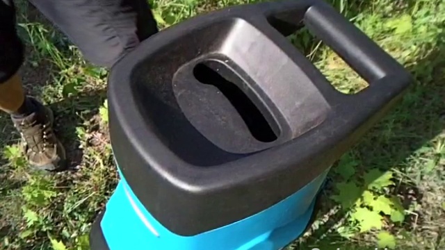 Измельчитель садовый Sadko GS-2500 ( 2,5 кВт. )