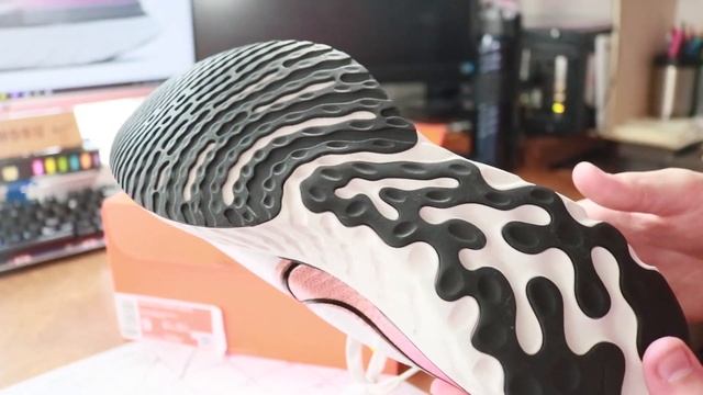 Nike React Infinity Run: One Shoe to Rule All Injuries смотреть онлайн