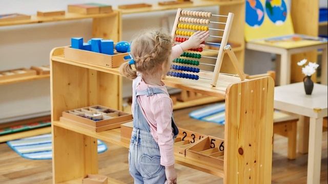 РАННЕЕ РАЗВИТИЕ ДЕТЕЙ | Методика Монтессори в развитии ребенка смотреть онлайн