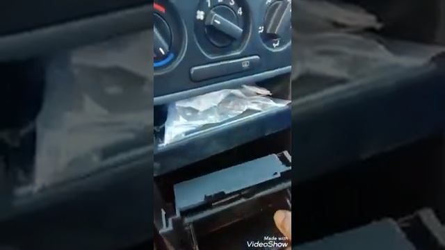 Как снять прикуриватель и сменить в нем лампочку Опель Астра G смотреть онлайн