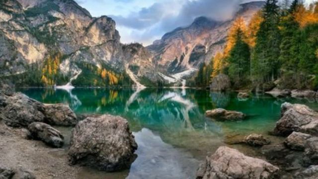 Горное озеро Брайес. Итальянские Альпы смотреть онлайн