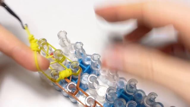 МИНИ ПСЕВДО 3d МОРОЖЕНОЕ из резинок Rainbow Loom Bands. Урок 461. Как сплести Мороженое смотреть онлайн