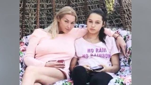 Мать путает ее имя, а мачеха любит как родную: как живет сбежавшая к отцу дочь Волочковой