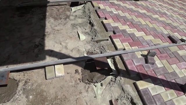 Тротуарная плитка по бетонному основанию и по грунту _ 2 часть _ Укладка смотреть онлайн