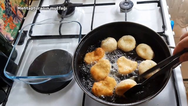 YUMUŞACIK PUF PUF KABARAN HAMUR KIZARTMASI / 🥨😋MAYASIZ  PİŞİ TARİFİ