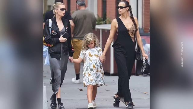 "Cutie Pie Daughter!": Irina Shayk Spotted by Paparazzi With Daughter Lea After Michael Kors Runway смотреть онлайн