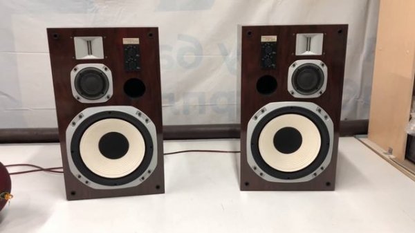 Поздравляю всех с наступающим Новым годом! Акустика Victor zero 50Fine