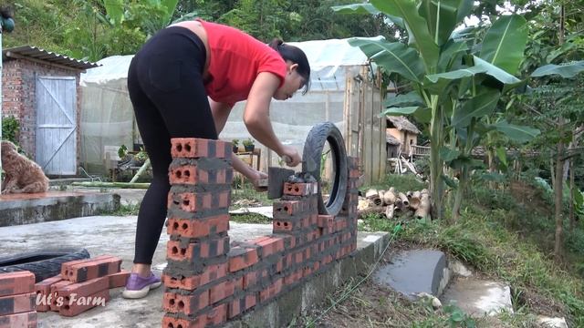 Big python escapes cage and go to sleep with Út, Building fence with bricks - Ut's farm смотреть онлайн