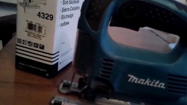 электролобзик Makita 4329 смотреть онлайн