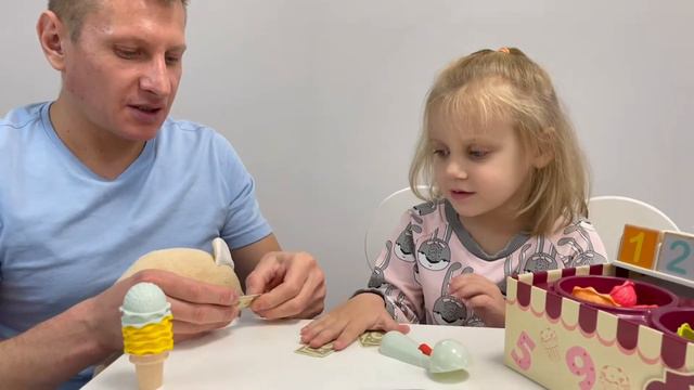 Это МОРОЖЕНОЕ как НАСТОЯЩЕЕ!! Мишка ЗАХОТЕЛ вторую ПОРЦИЮ! Учимся ПРАВИЛЬНО СЧИТАТЬ! смотреть онлайн