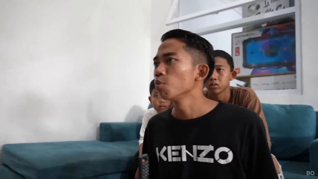 JELAS BANGET! CCTV MEREKAM MOBIL VAN BALIK KAMPUNG DIDEPAN RUMAH KITA😱 | Mikael TubeHD смотреть онлайн