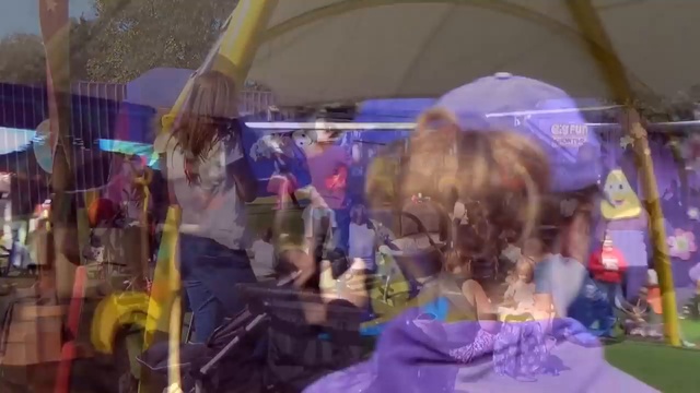 Груша с соской Стреляем помидорами Карусель с машинками и Ресторан с едой приезж смотреть онлайн