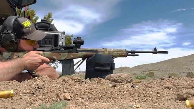 Springfield M1A w/ Trijicon MRO смотреть онлайн