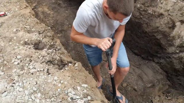 Траншея под забор и сливная яма из пластиковой трубы смотреть онлайн