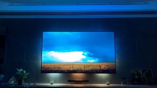 75" Philips Hue Gradient lightstrip on 85" TV - “Transient” 影音互動影片測試 смотреть онлайн