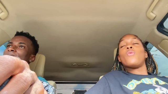 GOLD DIGGER GOT CAUGHT WITH A CROWN смотреть онлайн