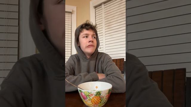 montage of me eating apple jacks смотреть онлайн