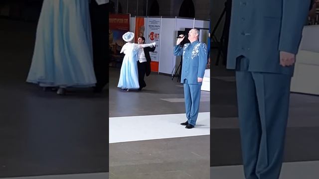 Смотреть всем. " Батька" поет " Молодость моя-Белоруссия". смотреть онлайн