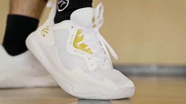 Stephen Curry's New Budget Shoe! Under Armour Curry HOVR SPLASH 3 Performance Review!