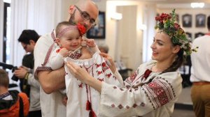 ДМИТРО ГНАТЮК  Дивлюсь я на небо