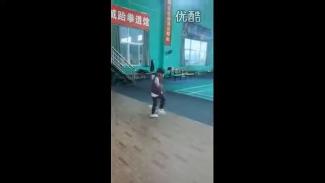 Нейроскакалка на одну ногу в действии! смотреть онлайн