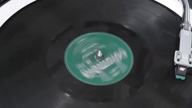 Valerie Carr - Over The Rainbow смотреть онлайн