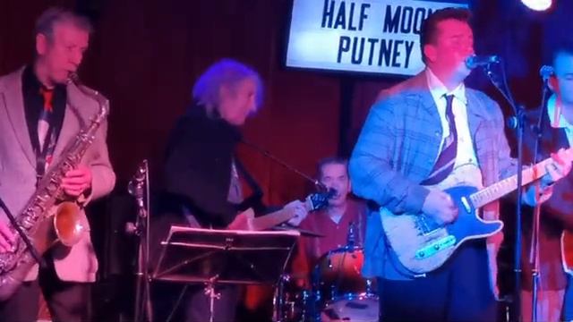 Albert Lee jamming with King Joe & The Atlantics - "I'm Ready" Half Moon Putney 24/03/2024 смотреть онлайн