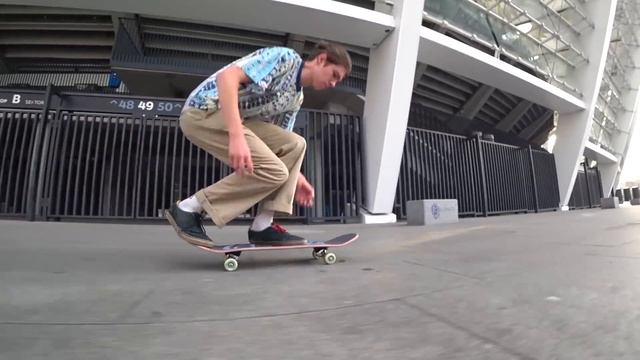 КУПИЛ СКЕЙТБОРД ЗА 17000 РУБЛЕЙ, КАТАЕМСЯ С ВЛАДОСОМ! смотреть онлайн