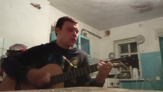 друг поёт под гитару очень красиво. смотреть онлайн