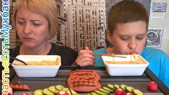 МУКБАНГ ВКУСНЕЙШИЙ ДОШИРАК С ТАЙСКИМ ПЕРЦЕМ И САРДЕЛЬКИ ГРИЛЬ #eating #mukbang #no #семья #мукбанг