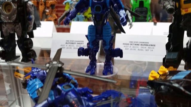 Hasbro Booth - TF4, Breakout Battle, and Autobots United Platinum Sets - Transformers BOTCON 2014 смотреть онлайн