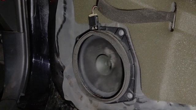 «Замена штатных динамиков в Mitsubishi Outlander 1 на DL Audio Barracuda 165» смотреть онлайн