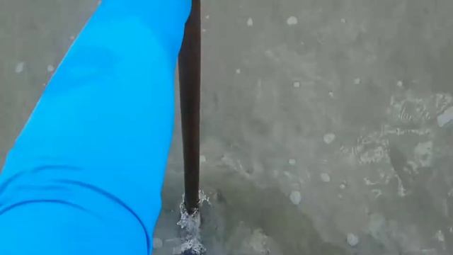 Equinox 800 being dived on the beach(equinox 800 sendo mergulhado na praia) смотреть онлайн