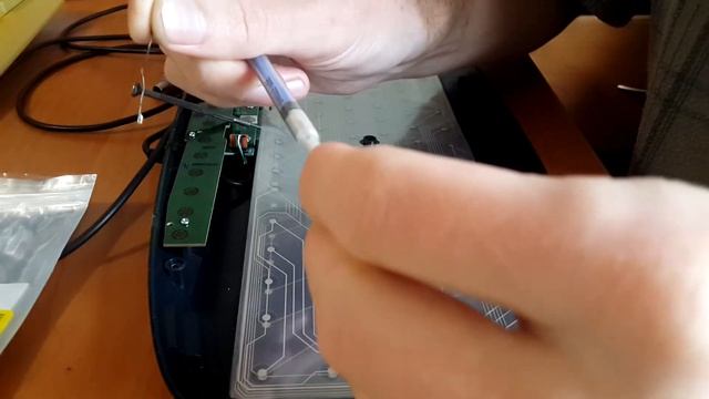 Ремонт ГИБКИХ ШЛЕЙФОВ/ДОРОЖЕК,восстановление графитовых контактов без пайки. Токопроводящий клей/ла смотреть онлайн