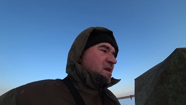 РЫБАЛКА НА ЖЕРЛИЦЫ. КОРЯГИ ЛЕЗУТ В ЛУНКУ.2023-2024. смотреть онлайн