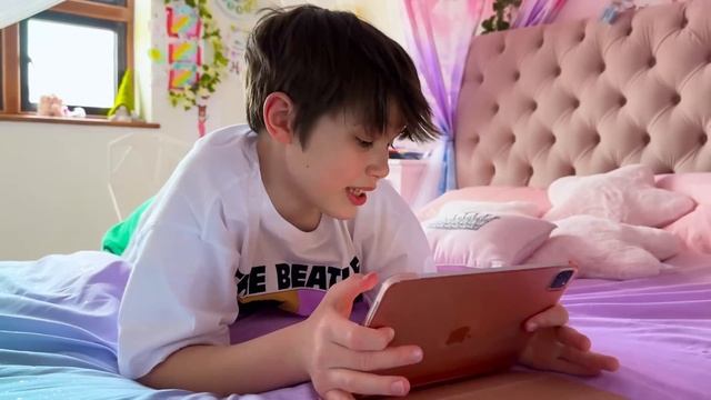 Поменялись комнатами Макс и Катя