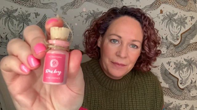 Sweet & Pretty Valentines Fragrances - Pretty Pink Perfume Bottles смотреть онлайн